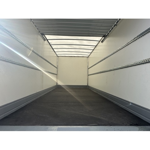 IVECO Eurocargo Box